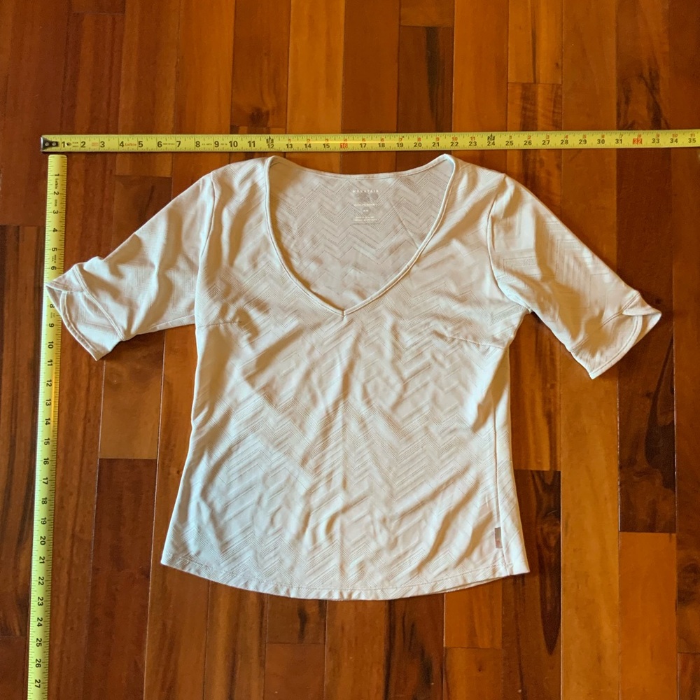Mountain Hardwear shirt